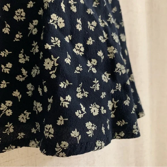 Brandy Melville Navy Blue Floral Wrap Mini Skirt Viscose Multi Size Fits All - Picture 3 of 5